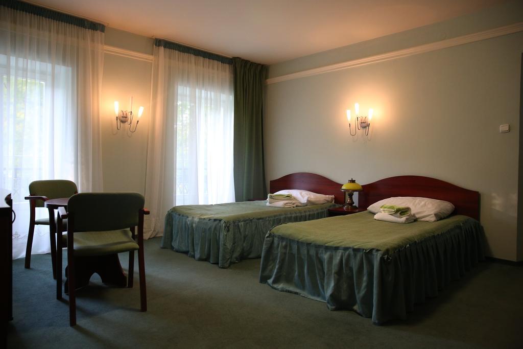 Roskosz Zespol Dworsko Parkowy Bed & Breakfast Biala Podlaska Ngoại thất bức ảnh