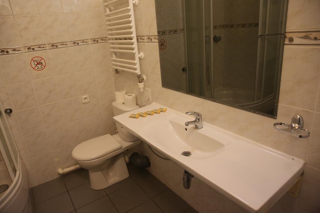 Roskosz Zespol Dworsko Parkowy Bed & Breakfast Biala Podlaska Ngoại thất bức ảnh